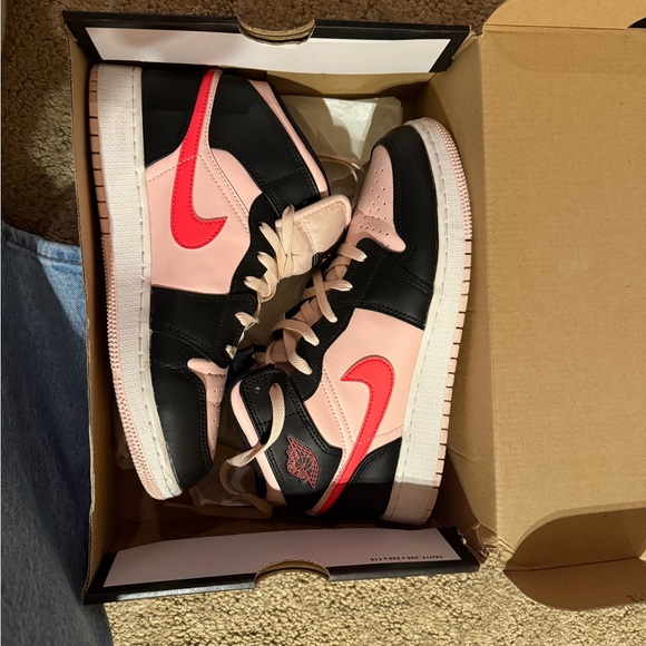 Jordan 1 Mid